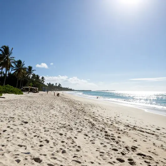 Descubra a Praia do Peró: Um Paraíso à Beira-Mar